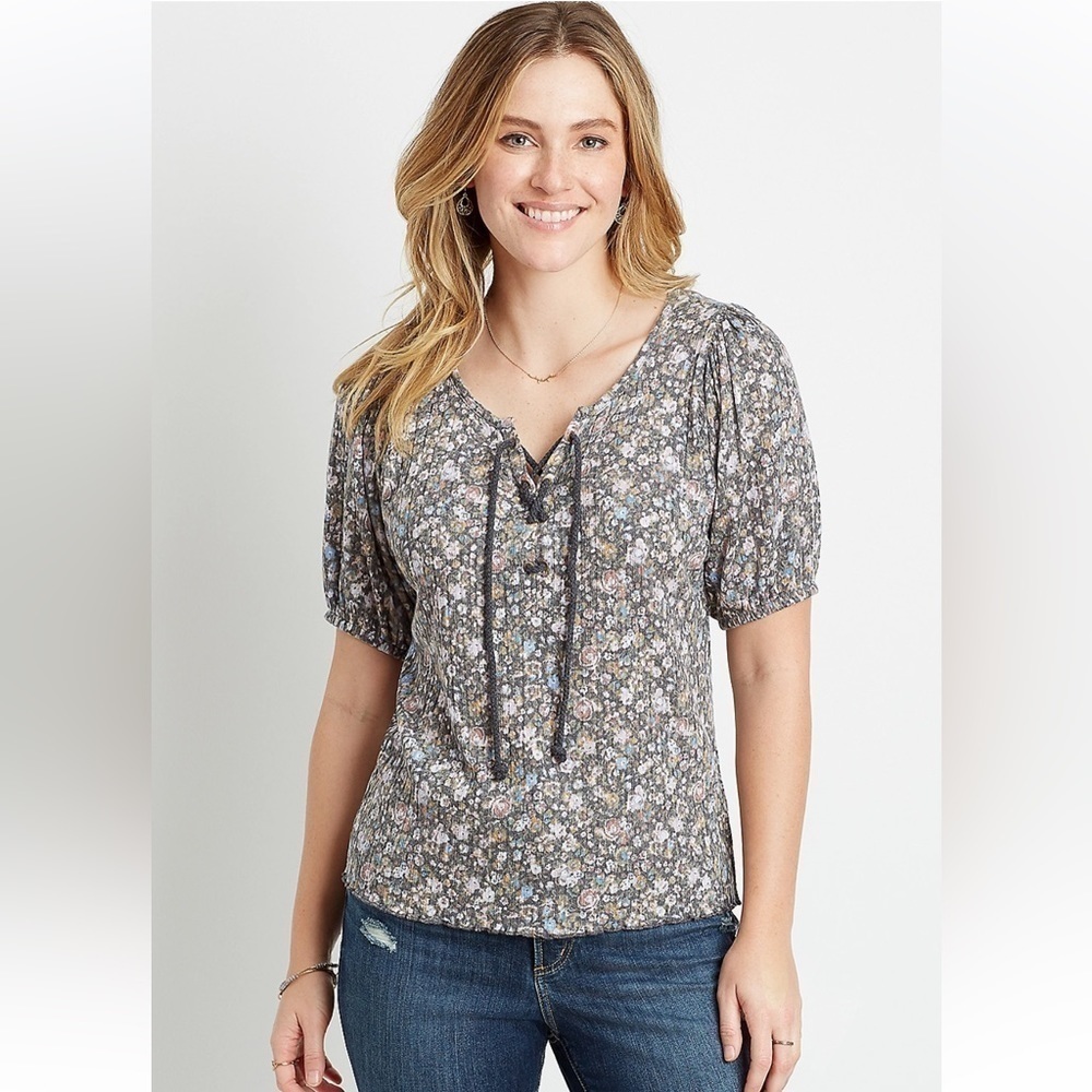 🦋 Maurices Floral Short Sleeve Puff Sleeve Blouse T-Shirt Large Lace Up Top